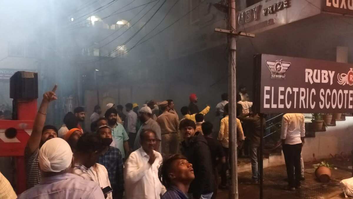 Seven killed in fire at Secunderabad hotel, PM Modi announces compensation Seven killed in fire at Secunderabad hotel, PM Modi announces compensation