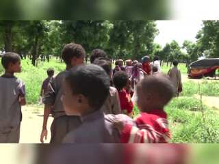 Chad: Mobile school offers hope to nomad children, kids of different ages attend
