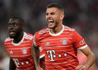 Bayern Munich beat Barcelona 2-0 to spoil Robert Lewandowski's return to Munich