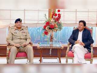 Imran Khan backs extending General Bajwa's tenure as army chief