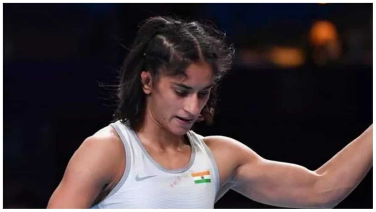 Wrestling World C'ships: Vinesh Phogat enters repechage round, likely to get shot at bronze Wrestling World C'ships: Vinesh Phogat enters repechage round, likely to get shot at bronze