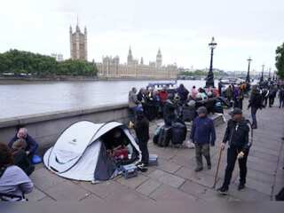 King Charles & Sons to follow queen's coffin; large queues along the river Thames