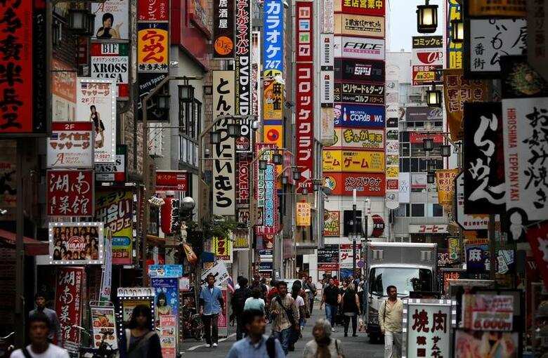 Record number of young Japanese people avoiding marriage, govt survey shows Record number of young Japanese people avoiding marriage, govt survey shows