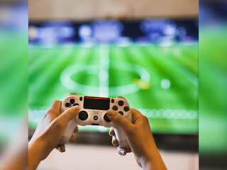 Microsoft: 'Call of Duty' to be available on other platforms, xbox competes with Sony's playstation