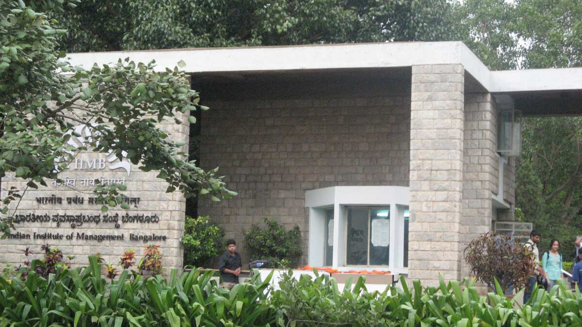 IIM-B bags fifth spot in Bloomberg's rankings for best business school in Asia Pacific IIM-B bags fifth spot in Bloomberg's rankings for best business school in Asia Pacific
