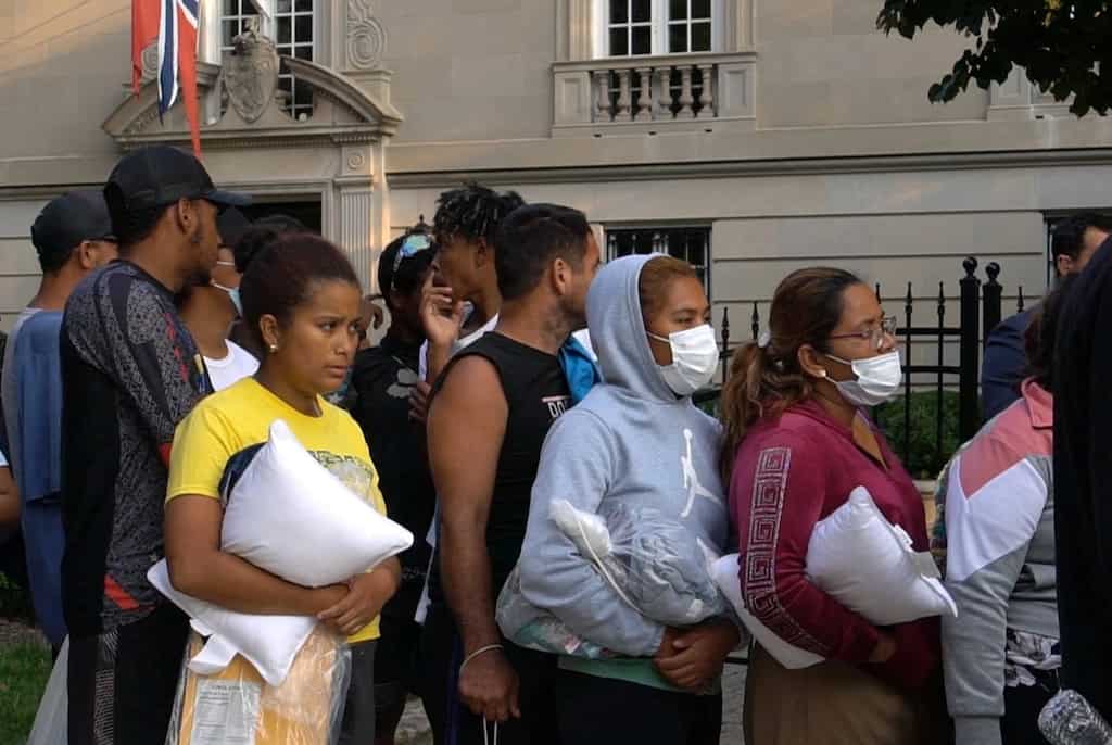 US: Texas sends two buses of migrants to Vice President Kamala Harris' home