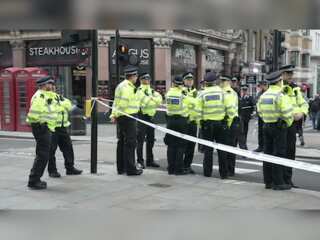 2 policemen stabbed in Central London