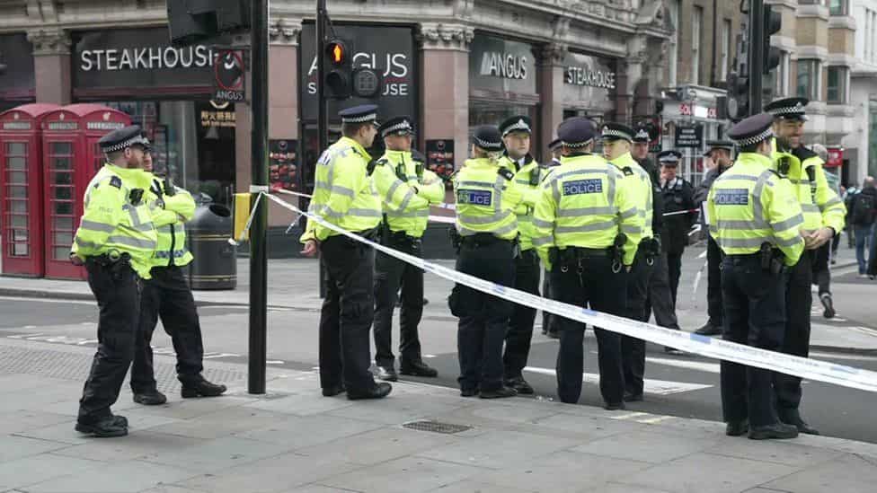 2 policemen stabbed in Central London