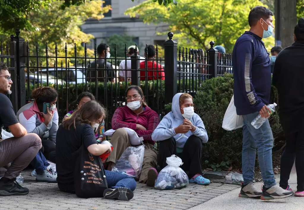 US: 2nd batch of migrants sent to Kamala Harris's home; fight over border security takes ugly turn