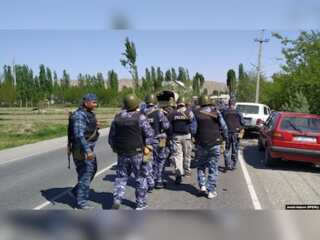 Around 100 reported dead in clashes between Kyrgyzstan and Tajikistan