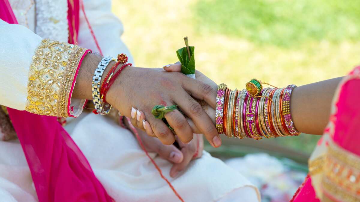 Enthralled by Indian culture, Muslim American couple renew marriage vows as per Hindu rituals Enthralled by Indian culture, Muslim American couple renew marriage vows as per Hindu rituals