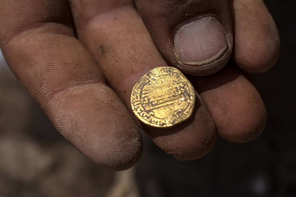 Digger unearths archaeological treasure from a burial cave in Israel
