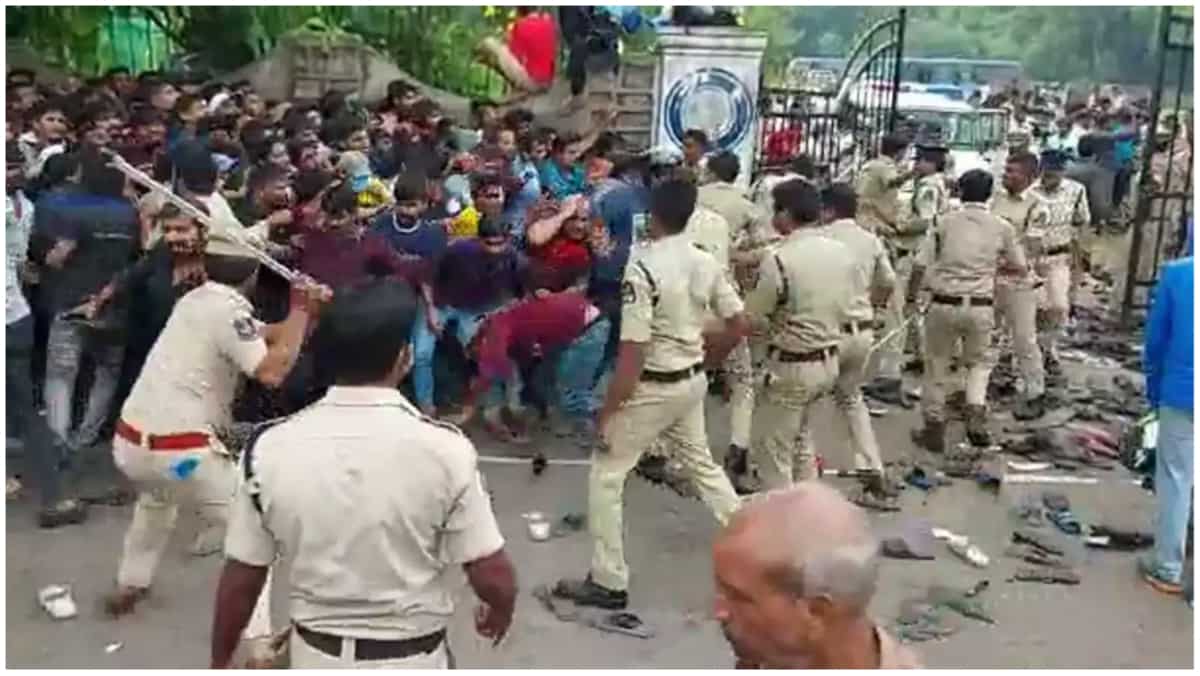 IND vs AUS, 3rd T20I: Stampede in Hyderabad as fans come in large numbers for tickets - Watch