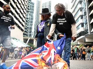 Australia: Thousands protest against day of mourning for Queen Elizabeth II