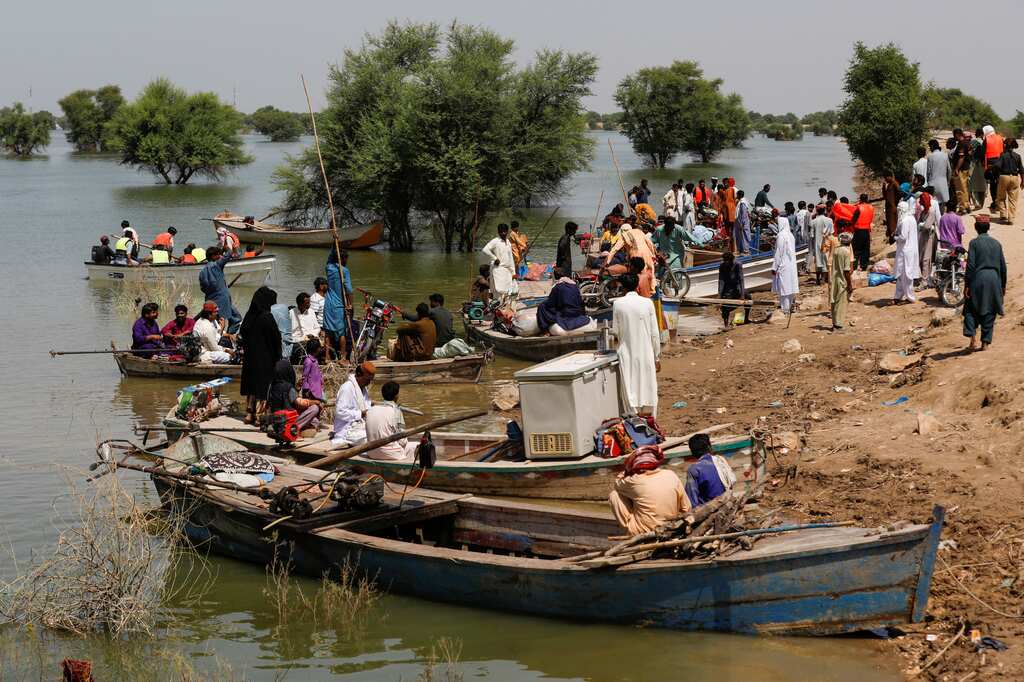 UN memo says Pakistan should suspend debt repayments following devastating floods: Reports