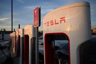 Tesla's logistical challenges overshadow record deliveries