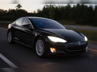 US: Tesla to update automatic window reversing software, problem found during testing