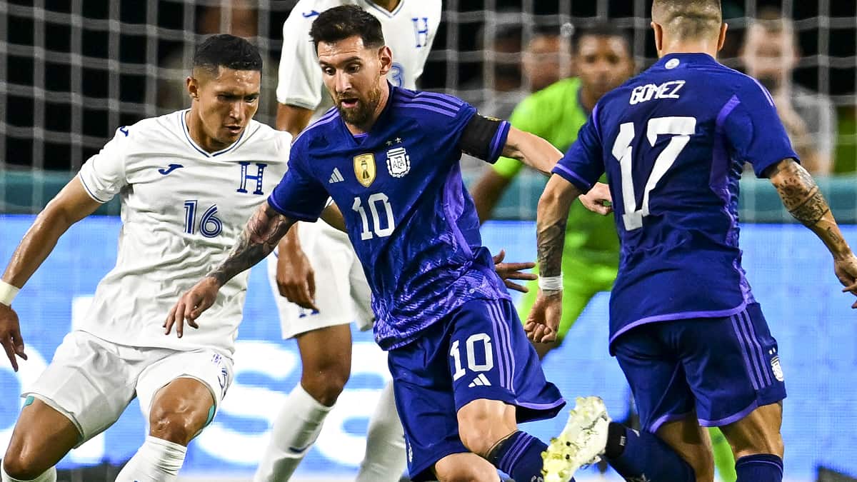 Lionel Messi scores twice as Argentina beat Honduras 3-0 in Miami Lionel Messi scores twice as Argentina beat Honduras 3-0 in Miami