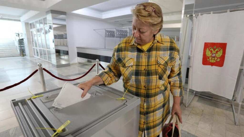 Ukraine says residents coerced into Russian referendum vote