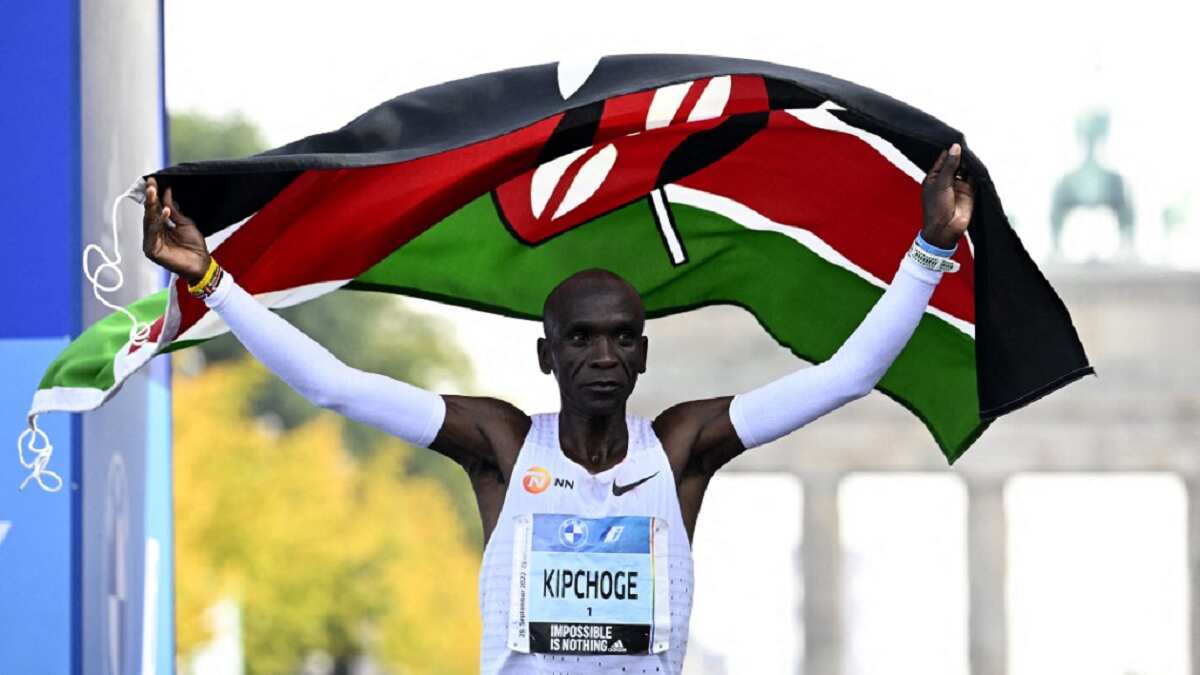 Kenya's Eliud Kipchoge breaks marathon world record in Berlin
