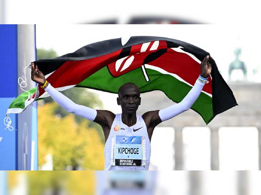 Kenya's Eliud Kipchoge breaks marathon world record in Berlin