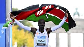 Kenya's Eliud Kipchoge breaks marathon world record in Berlin