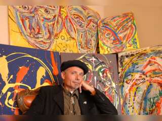 Italian artist unveils latest work, giant artwork depicts nuclear missile
