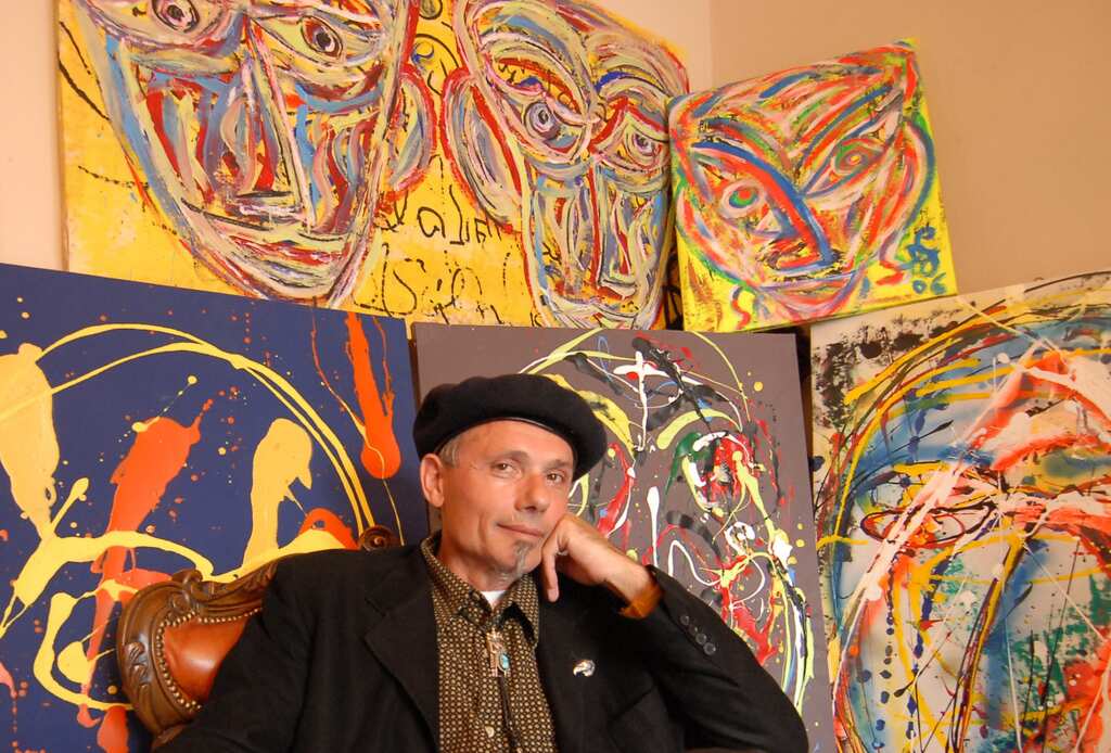 Italian artist unveils latest work, giant artwork depicts nuclear missile
