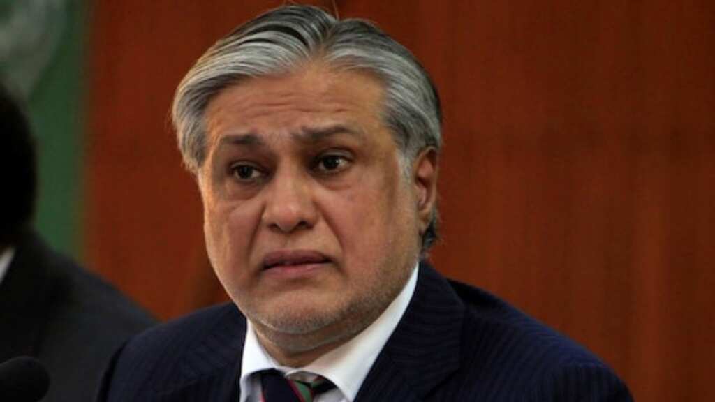 Saudi Arabia provides $2 billion support to Pakistan's weak economy