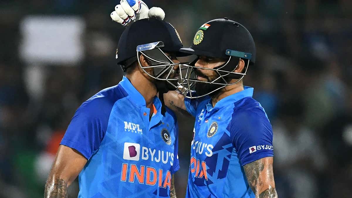 Kohli and Suryakumar smash brilliant fifties as India beat Australia by 6 wickets in 3rd T20I to clinch series Kohli and Suryakumar smash brilliant fifties as India beat Australia by 6 wickets in 3rd T20I to clinch series