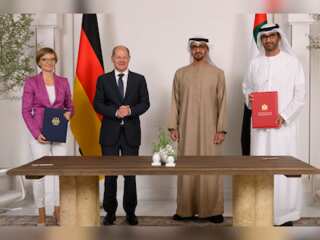 Olaf Scholz visits Qatar, UAE nods to an 'energy security' agreement