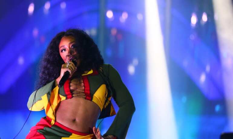 Solána Imani Rowe