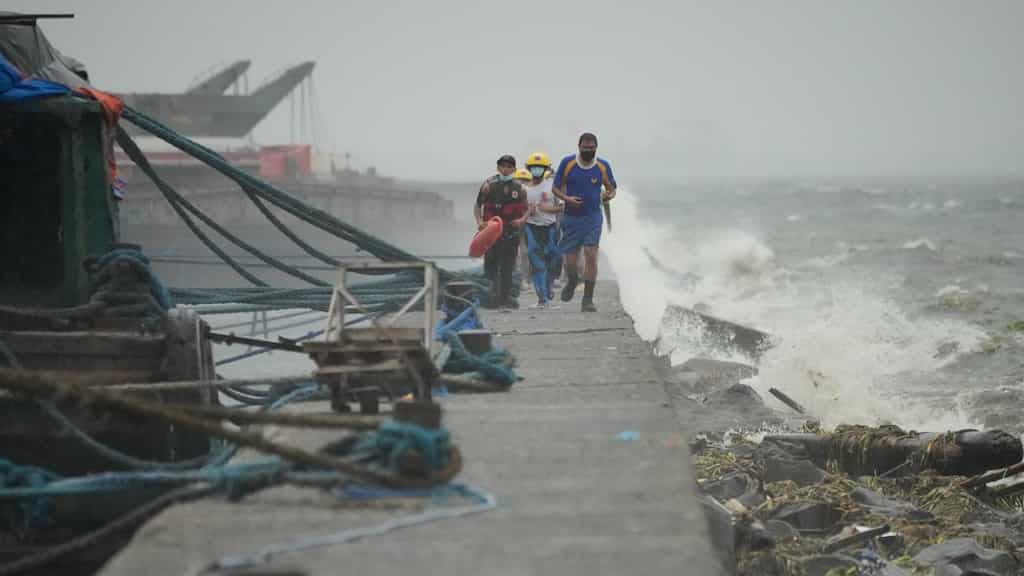 Typhoon Noru live updates: Five rescuers dead as typhoon hits Philippines
