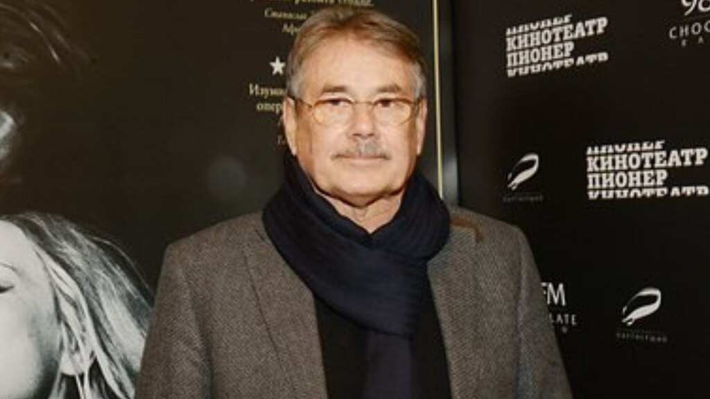 Russian filmmaker resigns after officials snub Oscars