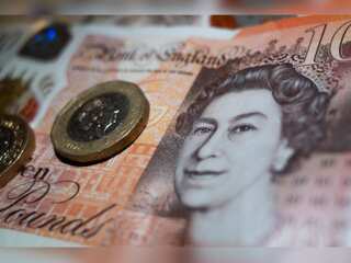 WION Business News | London tourists relish Pound slump as residents worry