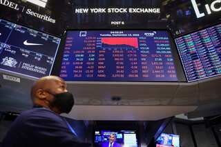 16 Wall Street firms fined $1.8bn over staff indulging in 'off-channel communications'