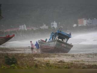 Typhoon Noru makes landfall in Vietnam; thousands of people evacuated
