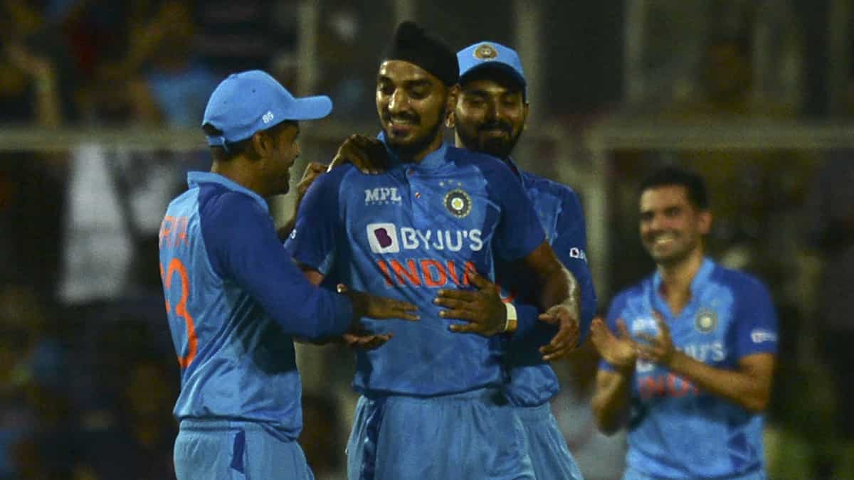 WATCH: Arshdeep Singh breathes fire, takes 3 wickets in a single over to rattle South Africa in 1st T20I WATCH: Arshdeep Singh breathes fire, takes 3 wickets in a single over to rattle South Africa in 1st T20I