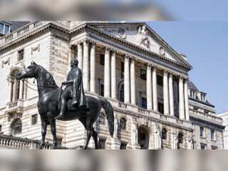 Bank of England steps in to calm markets with emergency bond