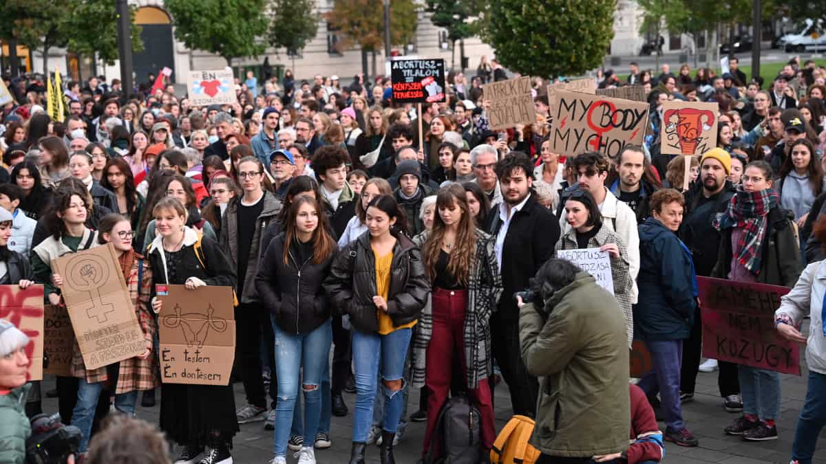 Government pretends to be 'pro-life'