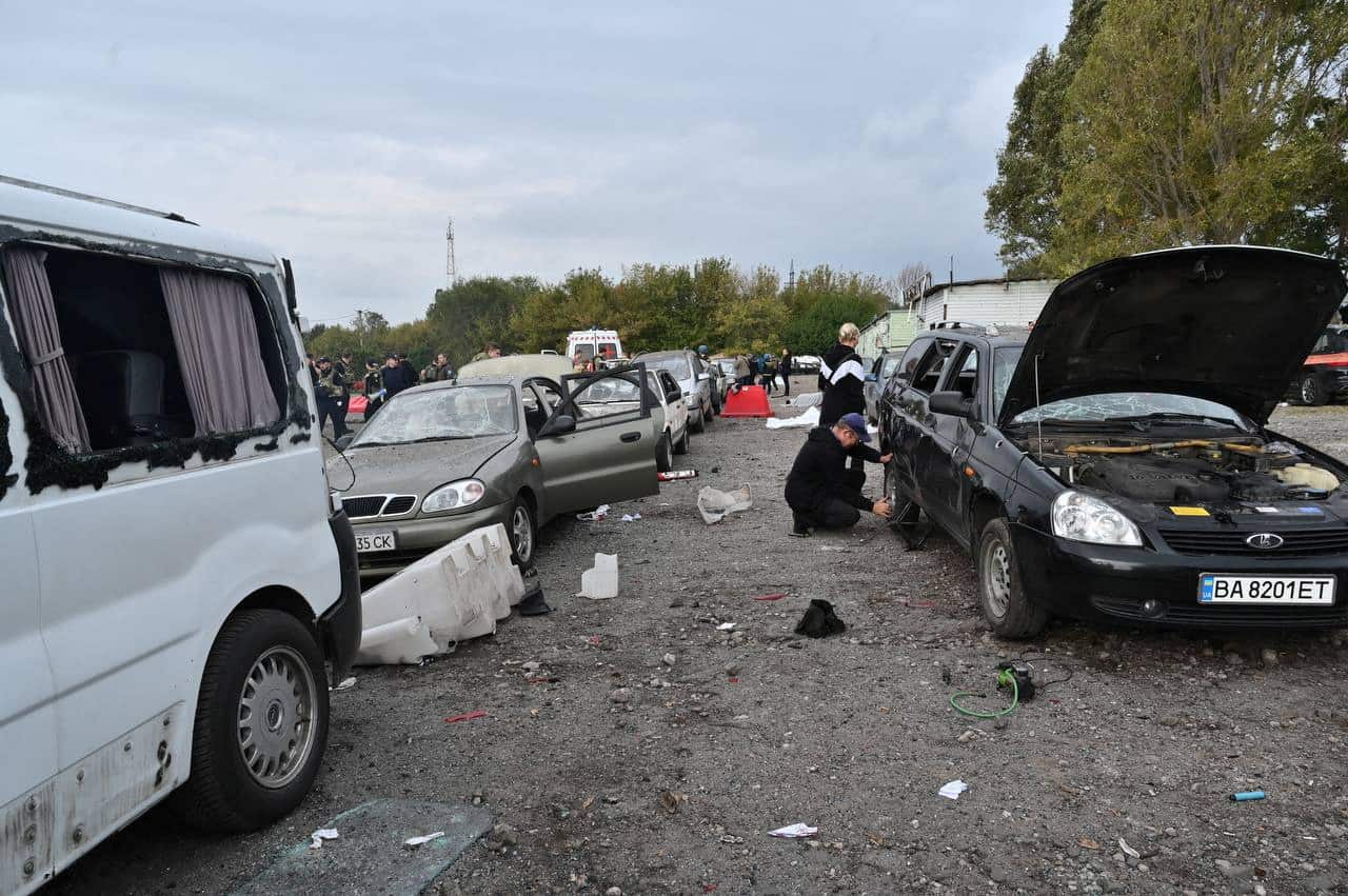 25 killed and 28 injured in Russian attack on civilian convoy in Zaporizhzhia