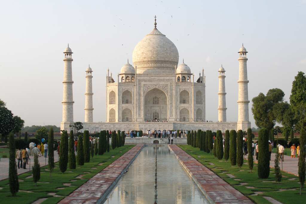 SC order to remove commercial establishments around Taj Mahal threatens over 50,000 jobs