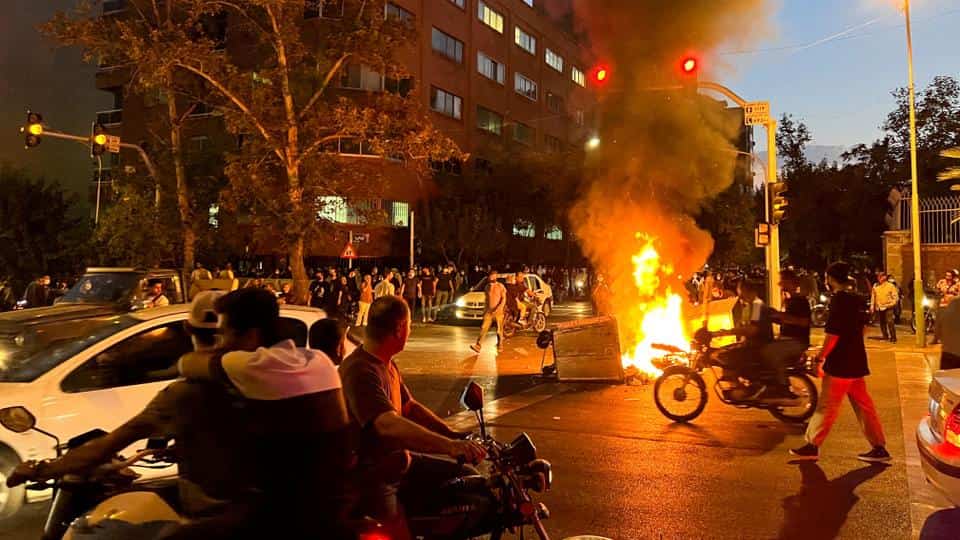 Mother of dead Iranian schoolgirl Nika Shahkarami accuses authorities of murder