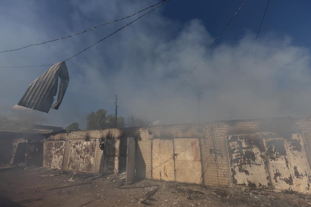 Russian troops withdraw from Lyman as Ukraine forces enter town