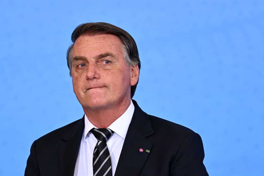 Jair Bolsonaro leads motorcade to welcome his supporters