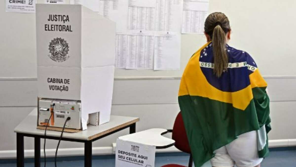 Brazil: Voting begins to decide result of Bolsonaro-Lula showdown Brazil: Voting begins to decide result of Bolsonaro-Lula showdown