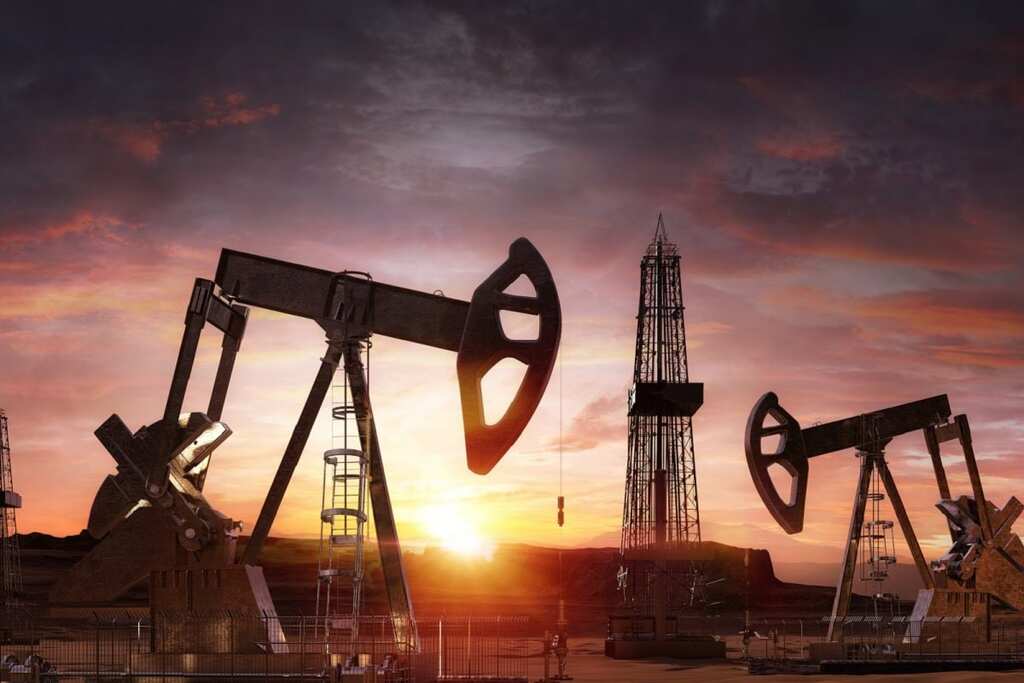 World Business Watch: Oil prices climb, Asian shares mixed as holiday-heavy week gets underway