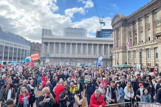 Tory MPs threaten rebellion against Truss over mini-budget