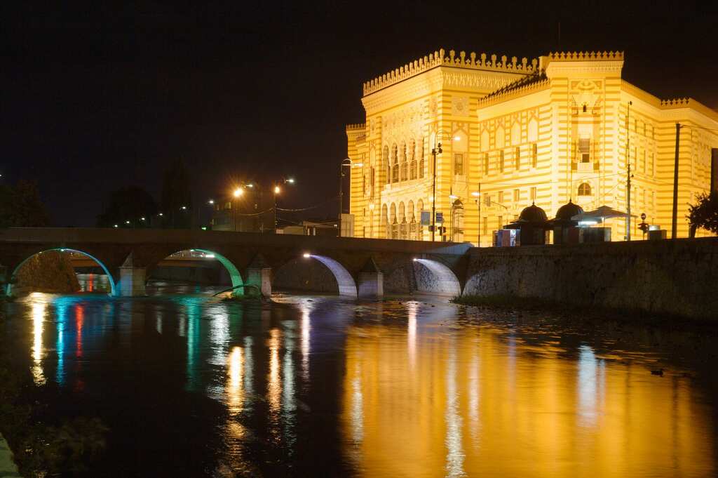 Bosnia Elections 2022: Moderate Bosniak candidate leads in race for Presidency
