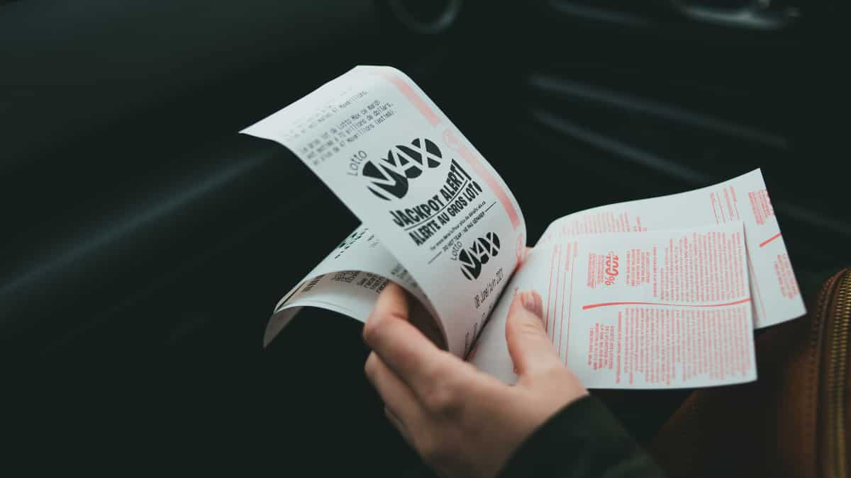 US: Man sent for grocery shopping by wife wins lottery of $190K, intends to distribute money amongst family US: Man sent for grocery shopping by wife wins lottery of $190K, intends to distribute money amongst family